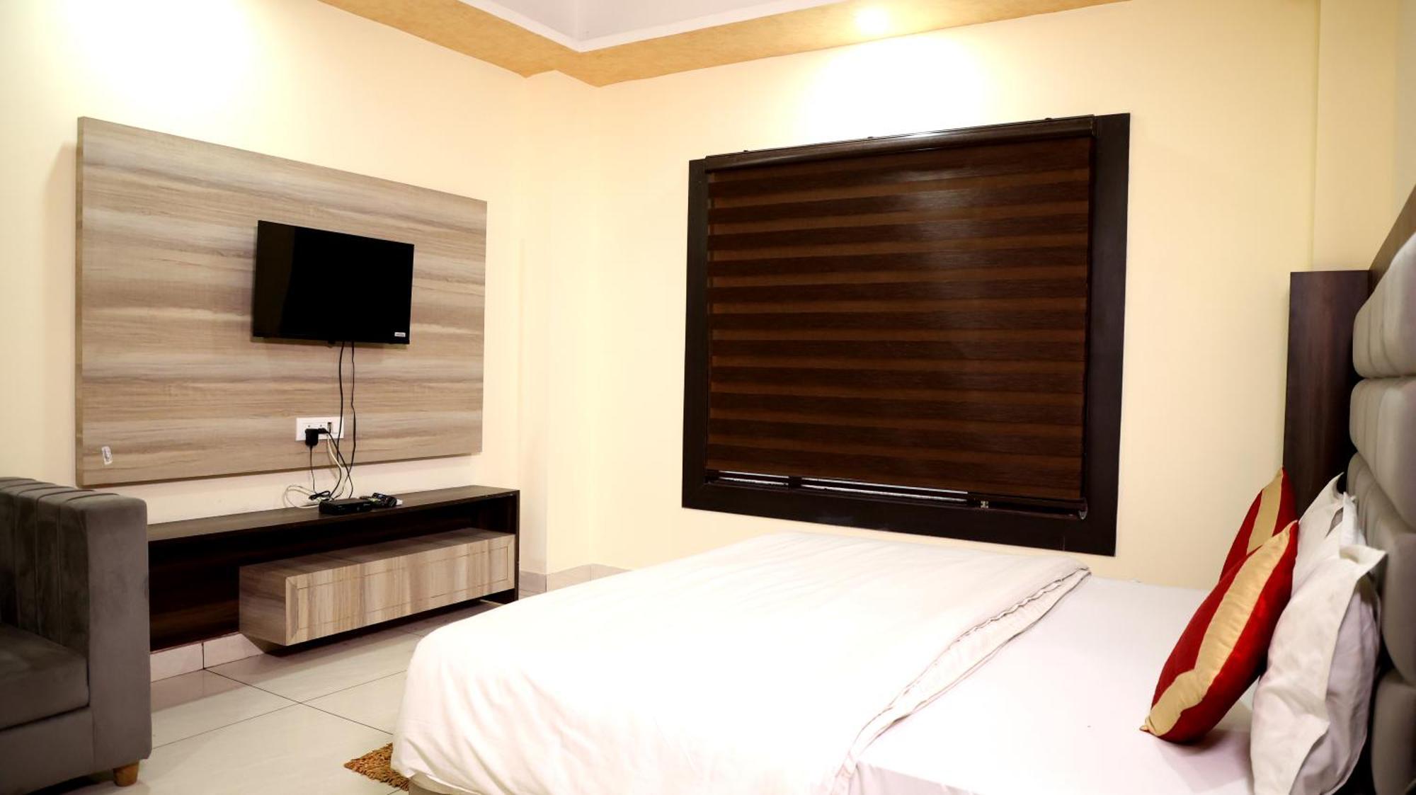 הרידוואר Hotel Blue Pine מראה חיצוני תמונה