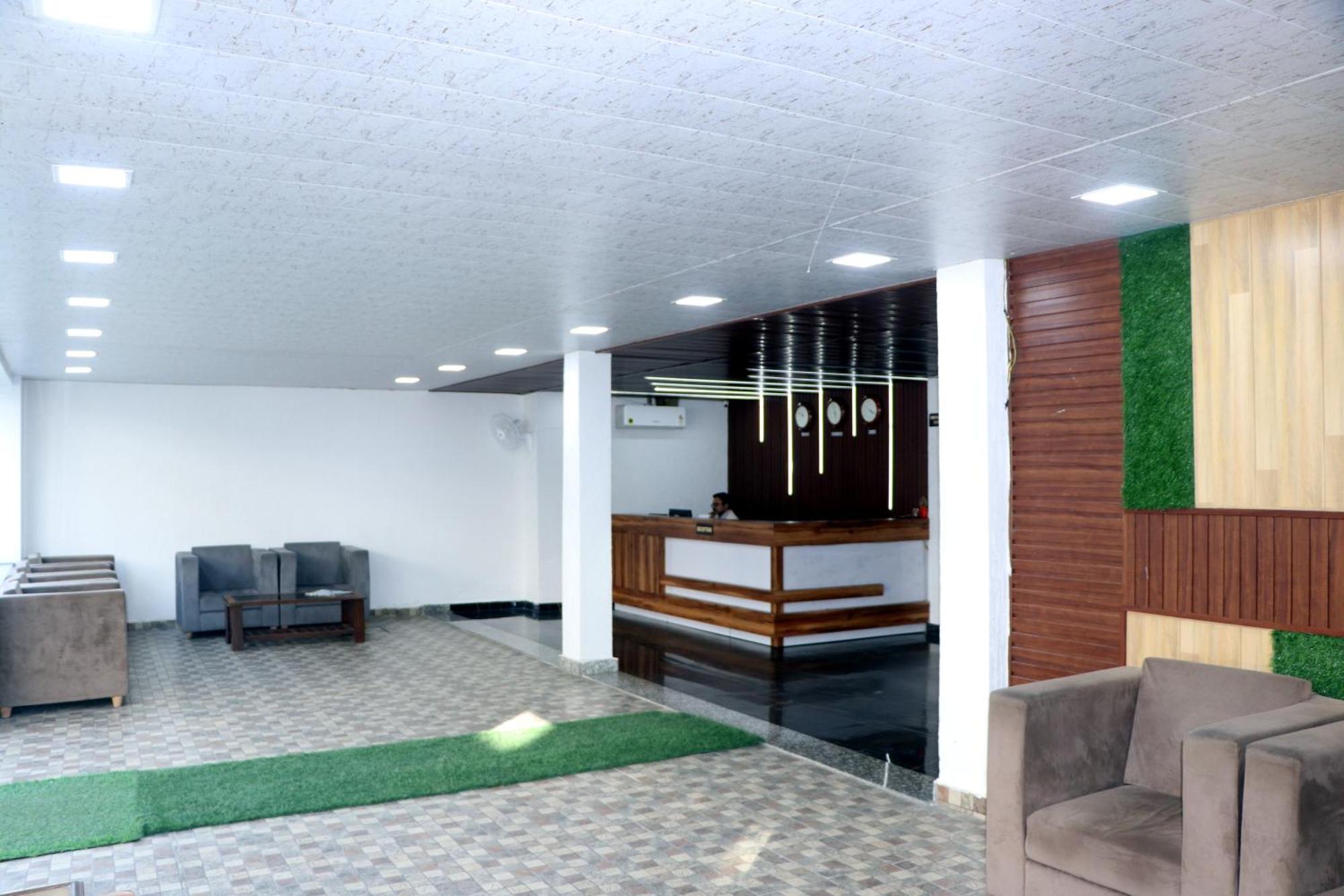 הרידוואר Hotel Blue Pine מראה חיצוני תמונה